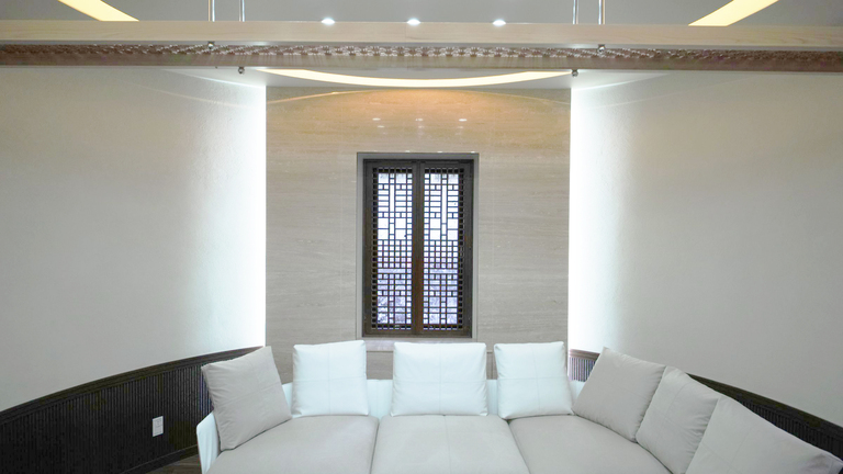 猫と暮らす家。組子細工のキャットウォークがあるリビングルーム。廣瀬慶二設計。