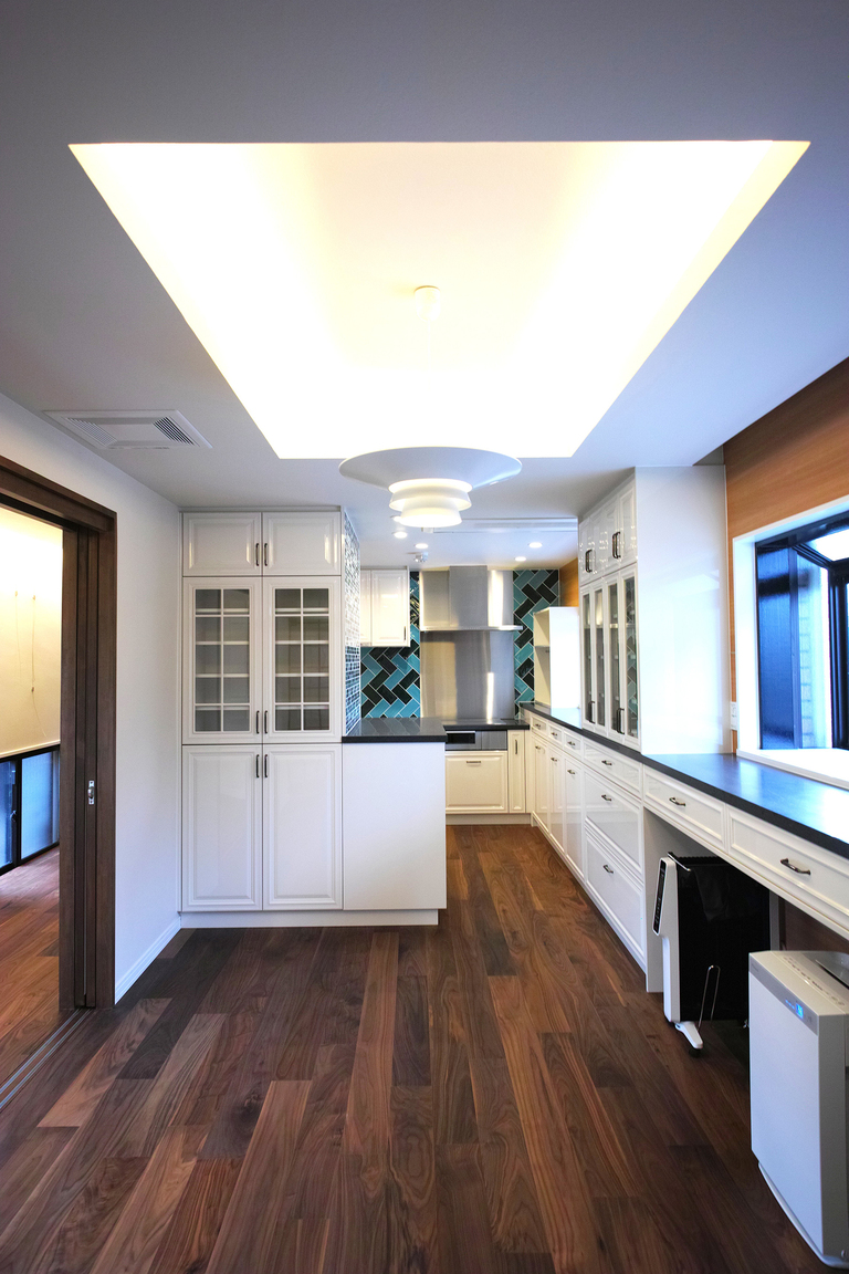 ダイニング。廣瀬慶二設計。