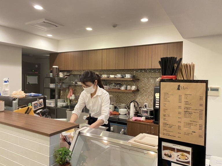 カフェ内部03。廣瀬慶二設計。